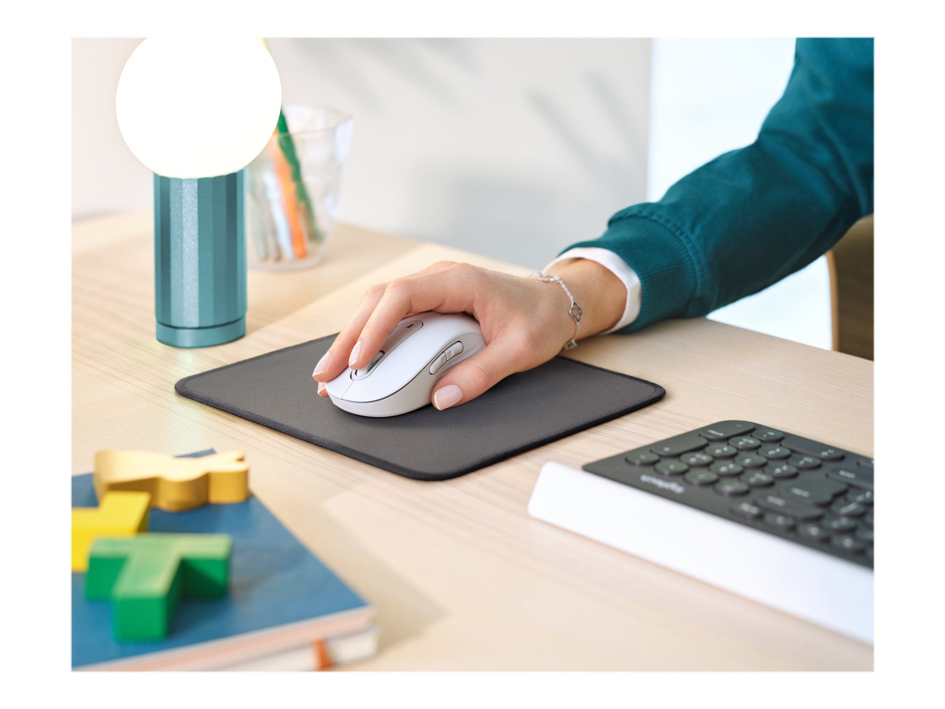 Logitech Studio Series - Alfombrilla de ratón - base de goma antideslizante, fácil deslizamiento, superficie resistente a salpicaduras - grafito-3