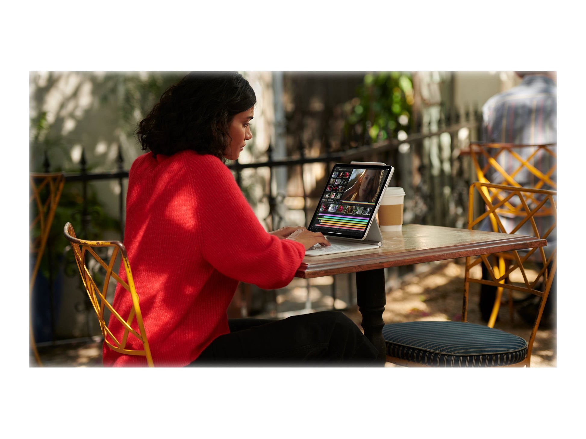 Apple iPad Pro de 12,9" Wi-Fi - 5ª generación - tableta - 128 GB - 12.9" IPS (2732 x 2048) - plata-1