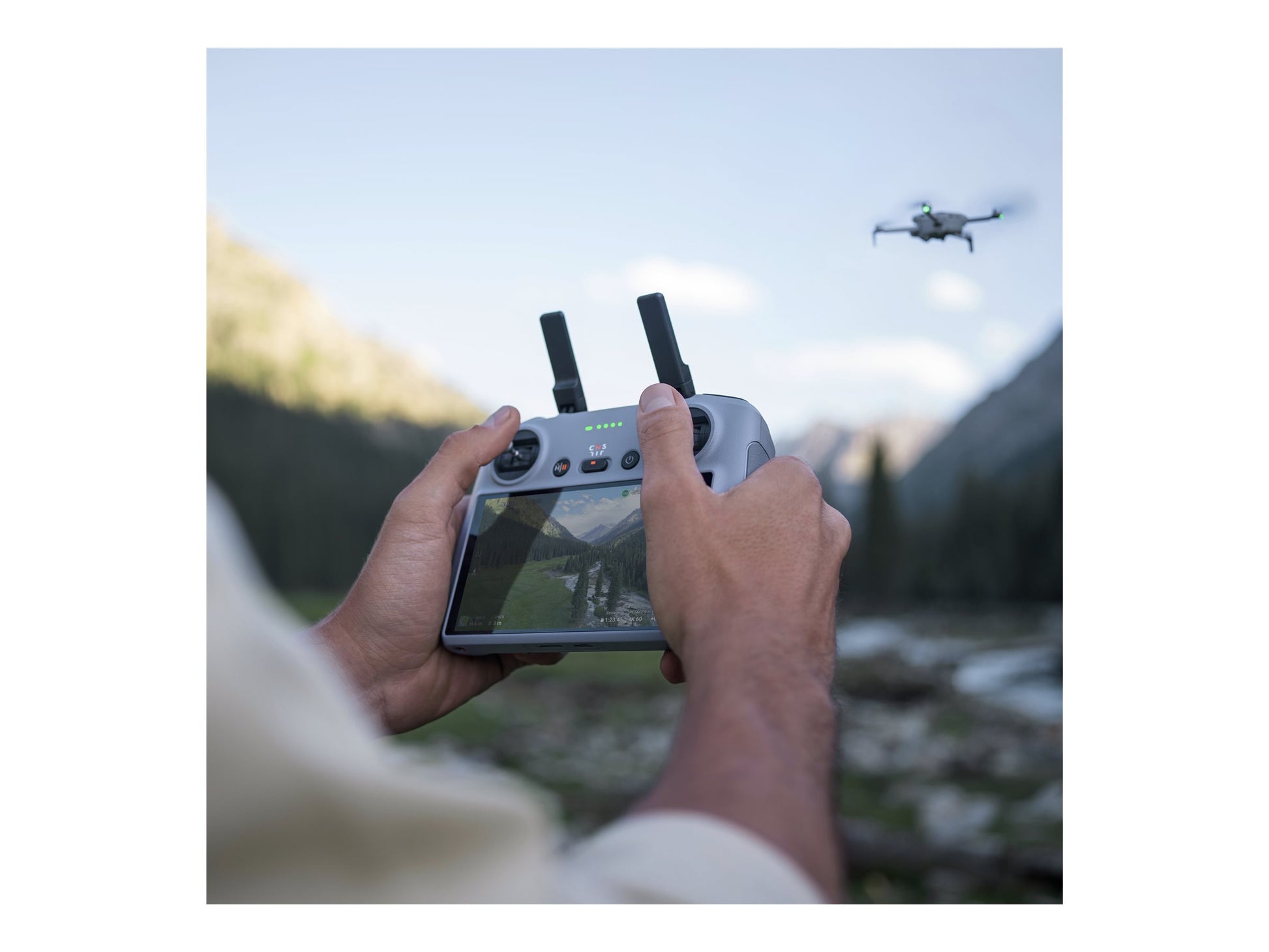 DJI Mini 4 Pro Fly More Combo - Dron - USB-5