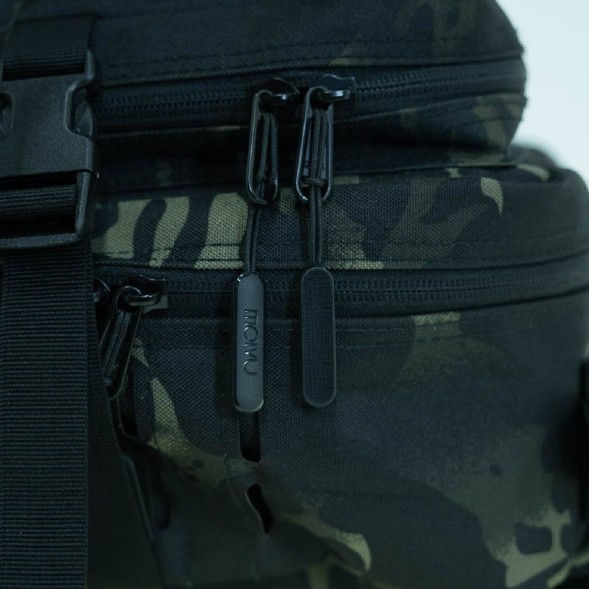 Mochila Roca Negro Camo-17