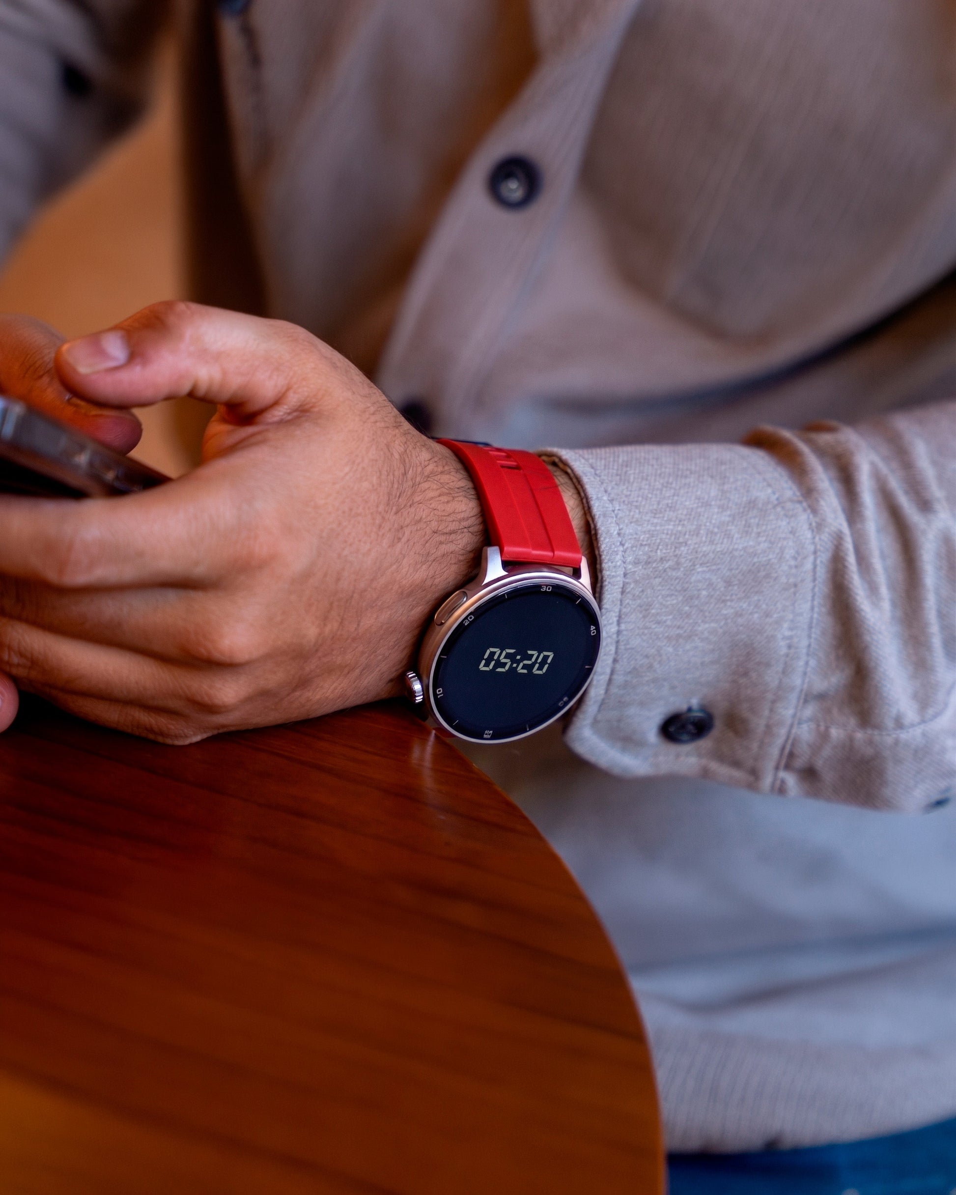 RELOJ T8 GRIS + PULSERA SILICÓN ROJO LADRILLO-20