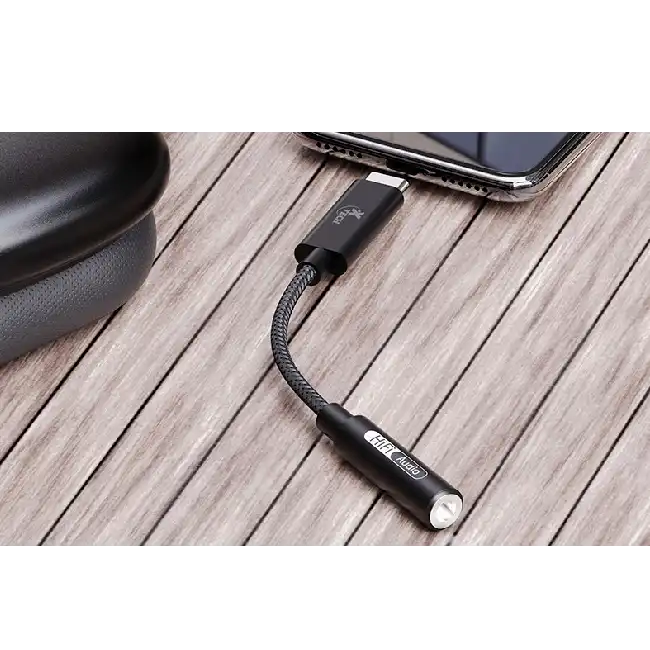 Xtech - Headphone Jack Adapter - 24 pin USB-C - 3.5mm TRRS - 10 cm - Black - USB-C (M) to 3.5 mm(f) XTC-509