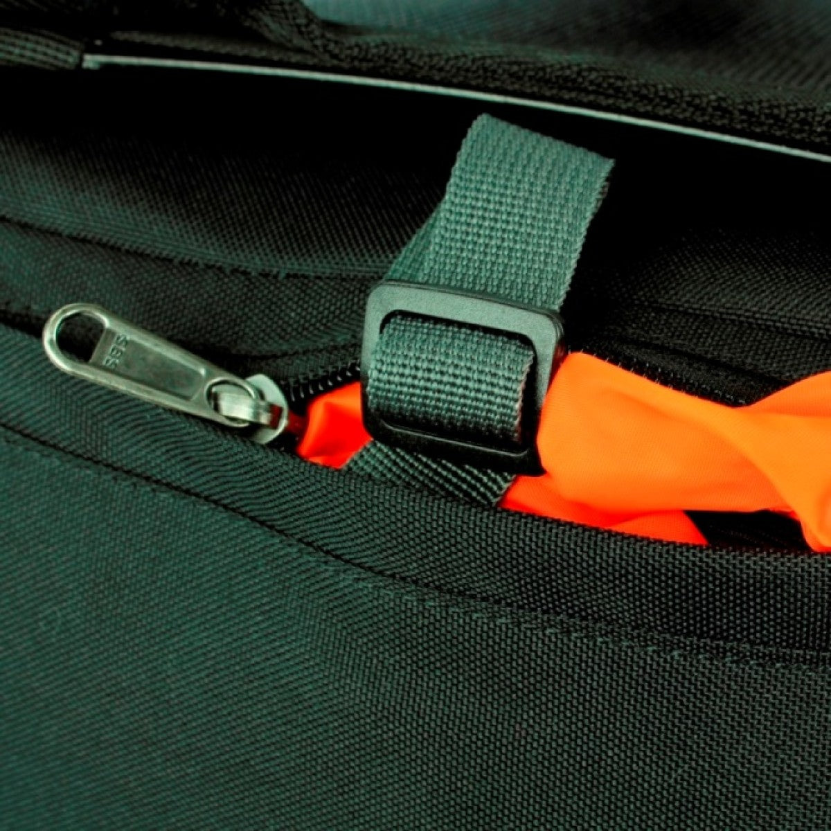 Mochila Chompipe 50 Negra-13